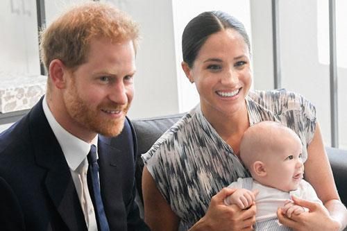 Hoàng tử Harry - Một người đàn ông 35 tuổi quyết định ra riêng để xây dựng tổ ấm có đáng bị mọi người lên án gay gắt như vậy không?