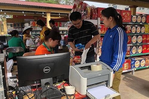 Hapro đem hàng Việt về địa phương dịp Tết