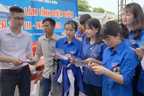 Nhân niềm vui xuân cho người lao động