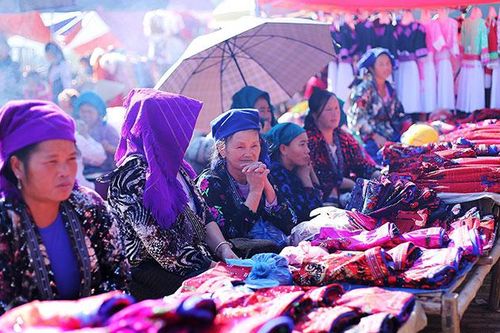 Chợ tết vùng cao