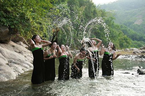 Lễ gội đầu ở vùng đất 'Ba Chà'