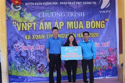 Tổ chức chương trình 'VNPT ấm áp mùa đông và Xuân tình nguyện' năm 2020 tại xã Thanh, Hướng Hóa