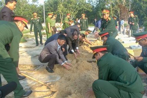 Lễ truy điệu và an táng 7 hài cốt liệt sĩ