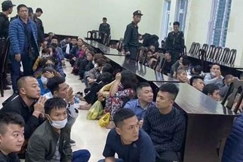 Đột kích sòng bạc cực khủng ở Nghệ An