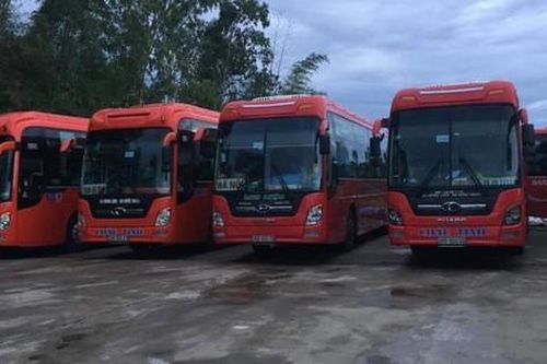 'Chuyến xe yêu thương' đưa sinh viên, lao động nghèo Hà Tĩnh về quê đón tết