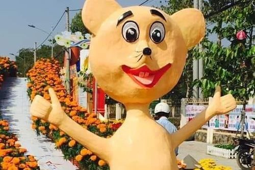 Linh vật chuột vàng kỳ lạ ở Tiền Giang
