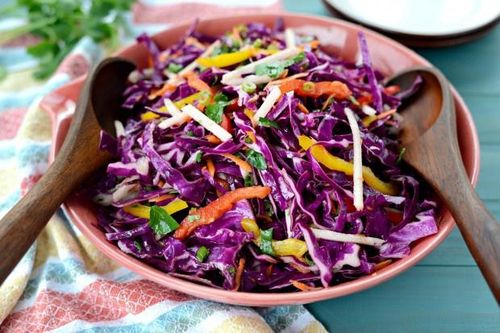 Công thức làm gỏi gà bắp cải tím cúng Táo quân