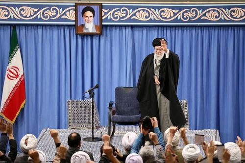 Lãnh tụ tối cao Iran chủ trì lễ cầu nguyện đầu tiên sau 8 năm