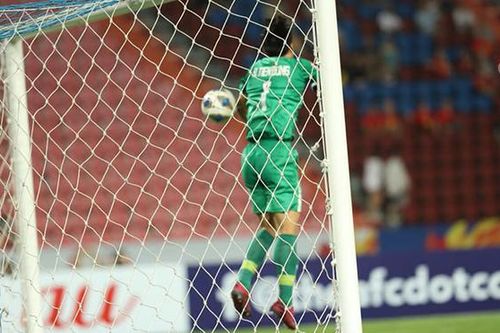 Báo Hàn Quốc: 'Sai lầm của Bùi Tiến Dũng để lại vết đen trong sự nghiệp'