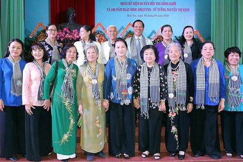 Chủ tịch QH NguyễnThị Kim Ngân dự Lễ kỷ niệm 60 năm Ngày Bến Tre Ðồng khởi