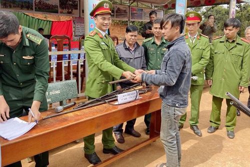 Không để vũ khí, vật liệu nổ tồn tại trong dân