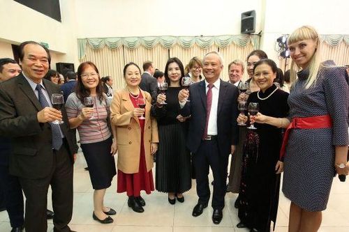 Gặp mặt Hữu nghị Xuân Canh Tý với bạn bè quốc tế