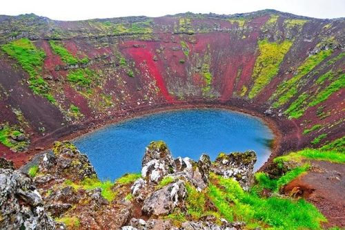 Hồ miệng núi lửa 3000 năm tuổi tuyệt đẹp ở Iceland