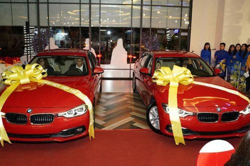 Những đại gia thưởng tết bằng siêu xe gây sốt