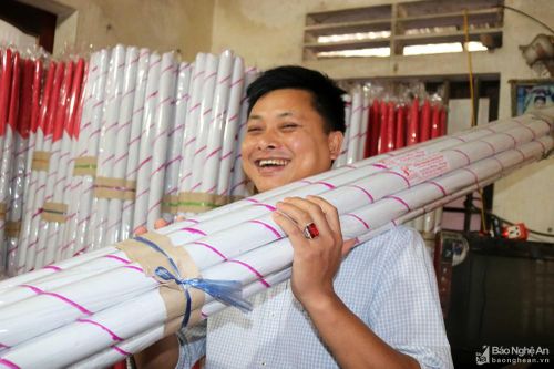 Những cây hương trầm 'khủng', đàn ông khỏe mạnh mới làm được