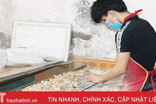 Kẹo lạc vừng Hà Tĩnh rộn ràng vụ Tết