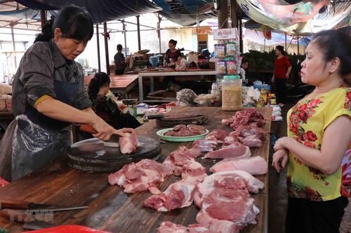 Giá thực phẩm ngày tiễn Táo quân về trời tại Hà Nội ổn định