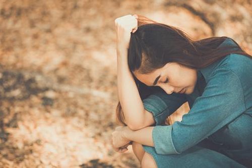 Trước khi mất, mẹ chồng tôi thều thào: 'Cho mẹ bế cháu một lần được không?', tôi băn khoăn nhìn chồng nhưng anh dằn lòng ôm con bỏ đi chỗ khác