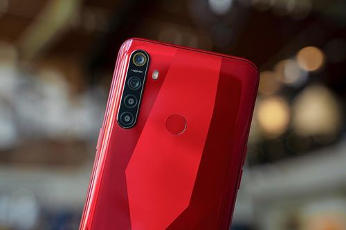 4 smartphone thiết kế đẹp, màu hấp dẫn đáng mua dịp Tết