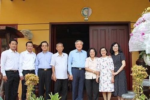Lãnh đạo TANDTC thăm và chúc tết nguyên lãnh đạo Đảng, lãnh đạo TANDTC tại phía Nam