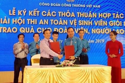 Năm 2019: Ngừng việc tập thể giảm mạnh