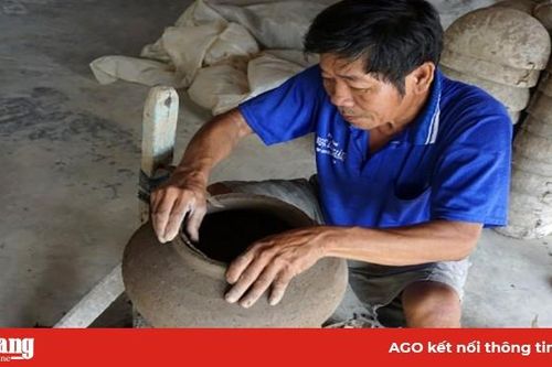 Thăm làng sản xuất 'ông Táo'
