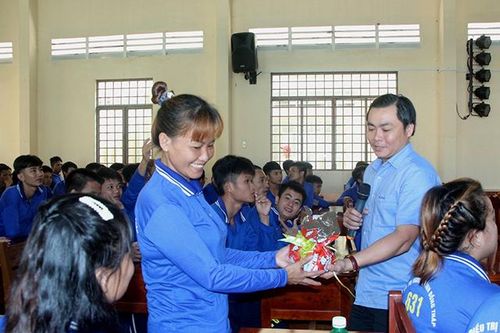 Sôi nổi hoạt động giải trí dành cho học viên dịp cận Tết