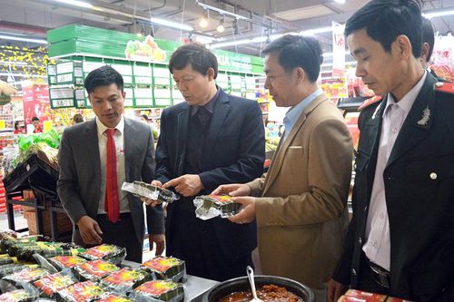 Kiểm tra bình ổn thị trường dịp Tết