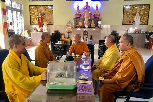 Q.Thủ Đức : Dâng hương chư Tổ, viếng chư tôn đức