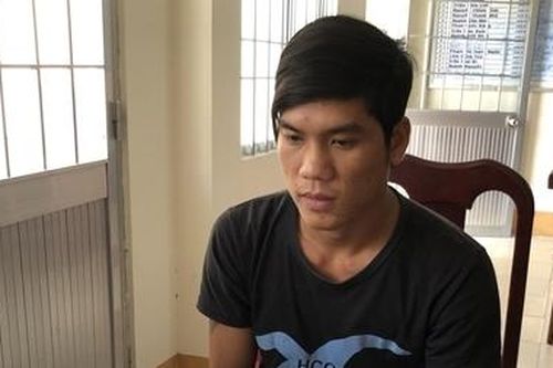 Người phụ nữ chạy xem ôm gặp phải tên cướp