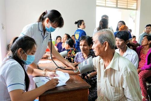Tăng cường truyền thông đảm bảo chính sách Bảo hiểm Y tế cho người cao tuổi