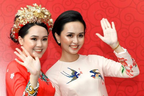 Ái nữ cựu chủ tịch CLB Sài Gòn và những cặp chị em nổi tiếng trên mạng