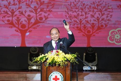 Thủ tướng: 'Hãy trao yêu thương để nhận về hạnh phúc'
