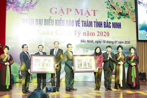 {Trực tuyến} Tỉnh Bắc Ninh đánh giá cao những đóng góp của bà con kiều bào