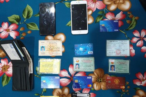 Triệt phá đường dây mua bán phần mềm nghe lén điện thoại di động