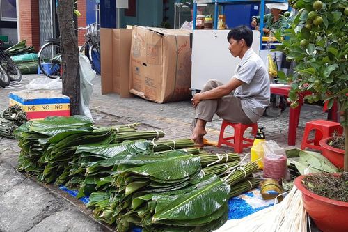 Chợ lá dong nửa thế kỷ ở Sài Gòn ế ẩm do heo tăng giá