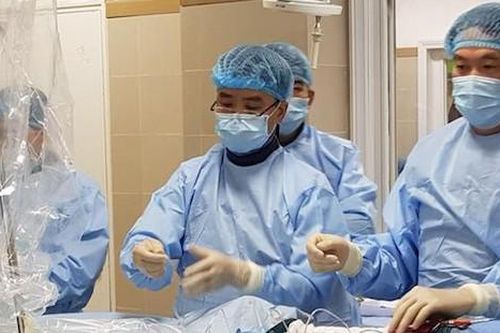 Ca mổ tim từ Việt Nam truyền trực tiếp đến Singapore