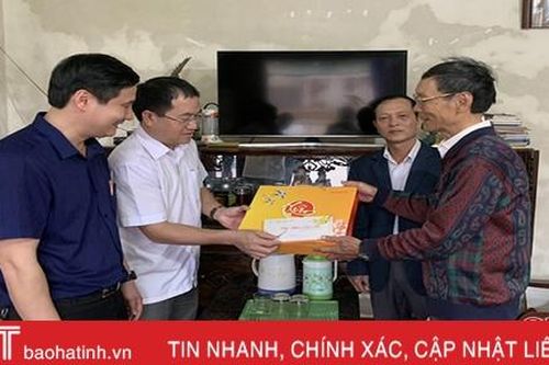 Hơn 560 triệu đồng quà tết đến với gia đình chính sách ở Lộc Hà