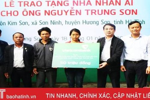 Vietcombank hỗ trợ 5 tỷ xây nhà tình nghĩa cho người nghèo Hương Sơn