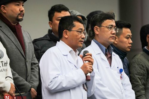 Ấm áp 'chuyến xe 0 đồng' đưa bệnh nhân ung thư về quê ăn Tết