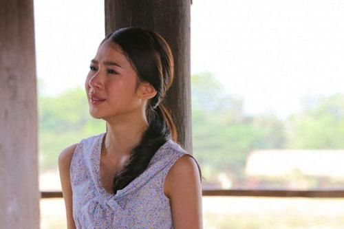 Con thì đang nằm liệt trên giường phải nhờ bà nội chăm, thế mà Tết này vợ tôi vẫn hồn nhiên đặt vé cho cả nhà đi du lịch, lý do cô ấy nói ra khiến tôi tức giận vô cùng