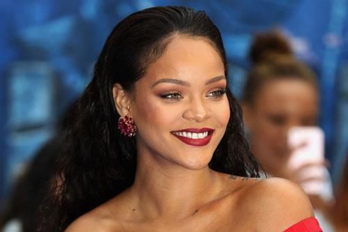 Rihanna vật vã chia tay bạn trai doanh nhân