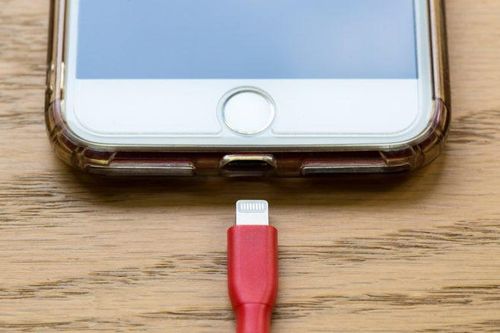 Liên minh châu Âu muốn tất cả những chiếc smartphone sử dụng chung một cổng sạc