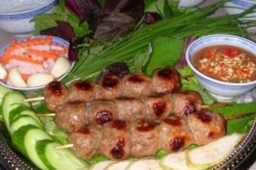 Đậm đà nem, chả chợ Sãi