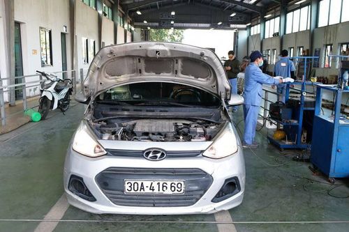 Ô tô hết hạn đăng kiểm đúng dịp nghỉ Tết, phải làm sao để tránh bị phạt?