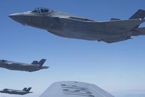 Mỹ điều 6 tiêm kích F-35 tới sát Iran lúc máy bay Ukraine bị bắn nhầm