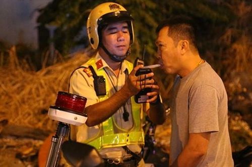 'Xe dù, bến cóc' dịp cuối năm vùng đất gốm