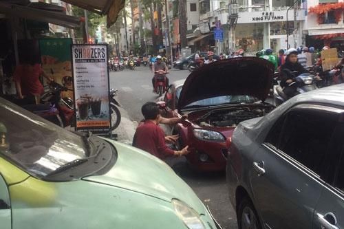 Quá tải dịch vụ tân trang ôtô dịp Tết