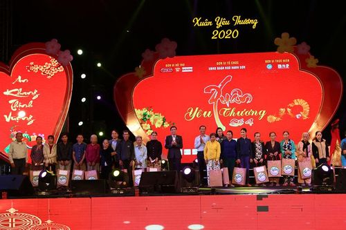 Vận động hơn 1,7 tỷ đồng từ chương trình 'Xuân yêu thương 4'