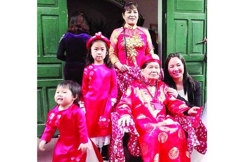Tết nội - tết ngoại